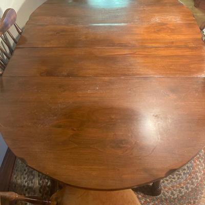 Z12-Kitchen Table with 2 Leaves and 4 Chairs