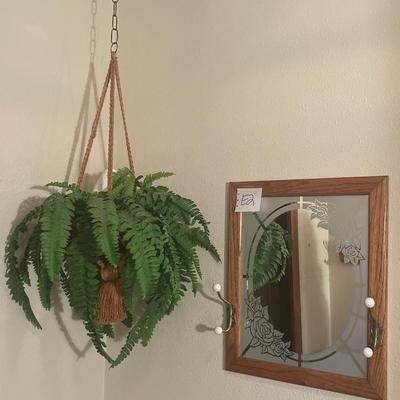 E2-entryway mirror with hooks and fake plant