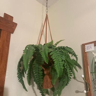 E2-entryway mirror with hooks and fake plant