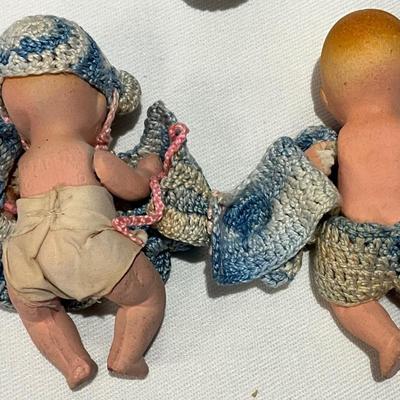 Vintage pair of jointed dolls