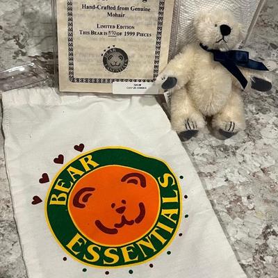 Peggy Fleming Bear Essentials Klondike Bear COA #570/1999