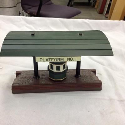 Victoria Station Train Platform Dept. 56 Heritage Village
