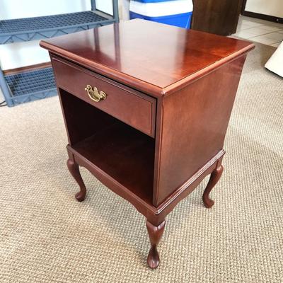Lot #105 Pair of Bombay Company Queen Anne Style End tables/Nightstands - 1 drawer