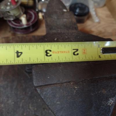 Dunlap 3 1/2" Vise (B)