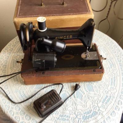 Portable Singer Sewing Machine