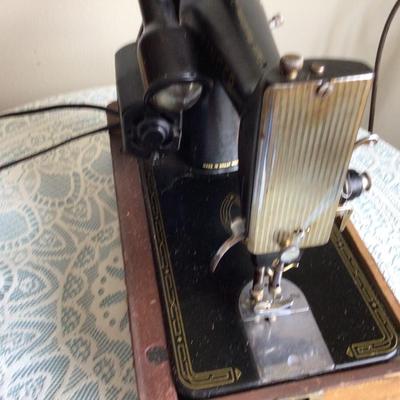 Portable Singer Sewing Machine