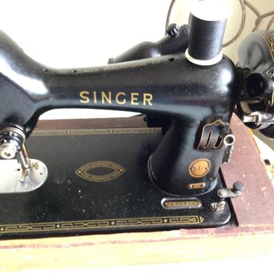 Portable Singer Sewing Machine