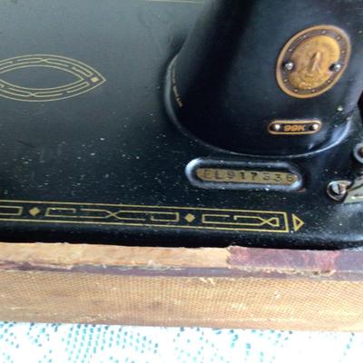 Portable Singer Sewing Machine