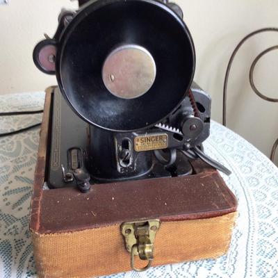 Portable Singer Sewing Machine