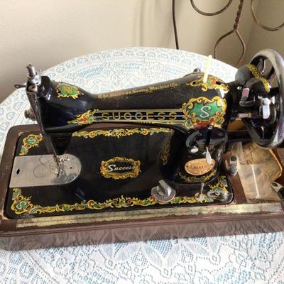Portable Success Sewing Machine Hand Crank With Cover