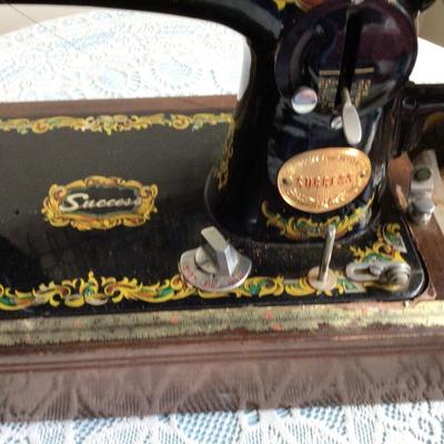 Portable Success Sewing Machine Hand Crank With Cover