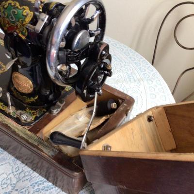Portable Success Sewing Machine Hand Crank With Cover