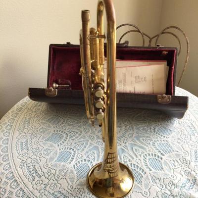 Cornet Music Instrument with Alligator Case