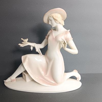 Immaculate 1930's Art Deco Dressel & Kister/Passau signed "horn" blue brush mark Figure