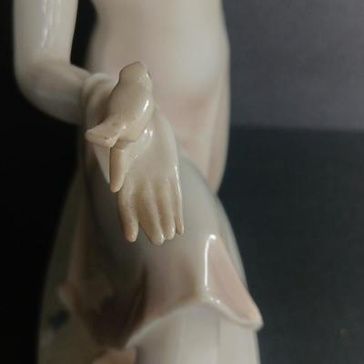 Immaculate 1930's Art Deco Dressel & Kister/Passau signed "horn" blue brush mark Figure
