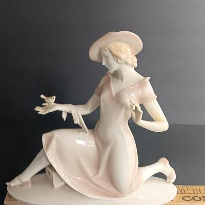 Immaculate 1930's Art Deco Dressel & Kister/Passau signed "horn" blue brush mark Figure