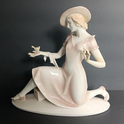 Immaculate 1930's Art Deco Dressel & Kister/Passau signed "horn" blue brush mark Figure