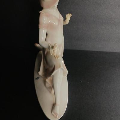 Immaculate 1930's Art Deco Dressel & Kister/Passau signed "horn" blue brush mark Figure