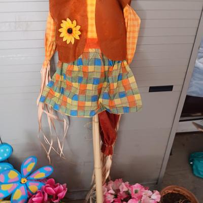STAKED YARD ART, FAUX FLOWERS, STEPPING STONES AND MORE