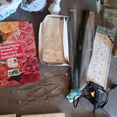 TILED WALL HUNG QUOTES, WICKER BASKETS, FLOWER ARRANGING SUPPLIES AND MORE