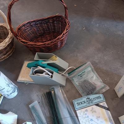 TILED WALL HUNG QUOTES, WICKER BASKETS, FLOWER ARRANGING SUPPLIES AND MORE