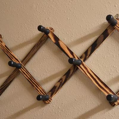 Accordion hat Rack