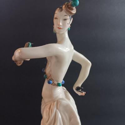 Meissen figure "Spanish dancer", polychrome painted, design: Paul Scheurich 1933, jubilee mark 1883-1983