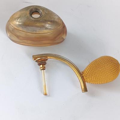 Antique perfume atomizer