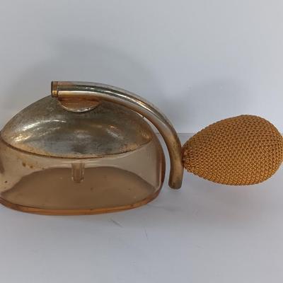 Antique perfume atomizer