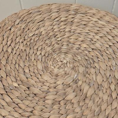 Nice heavy Lid Wicker Basket