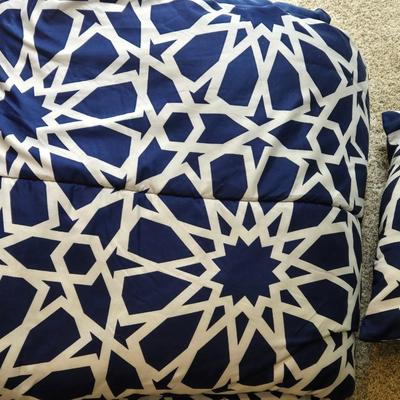 Queen Size Navy & White Comforter & Shams