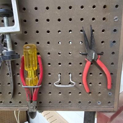 Peg Board Tool Rack & Tools (WS-JS)