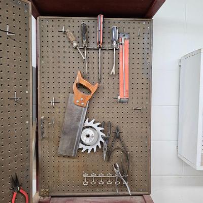 Peg Board Tool Rack & Tools (WS-JS)