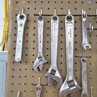 Peg Board Tool Rack & Tools (WS-JS)