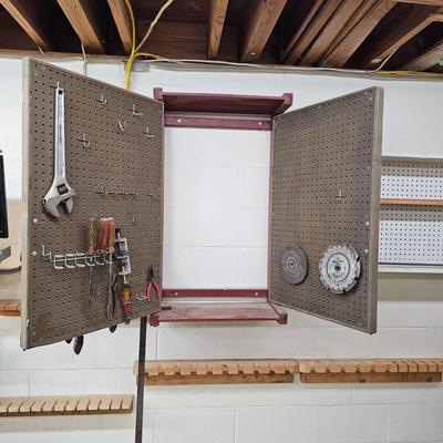 Peg Board Tool Rack & Tools (WS-JS)