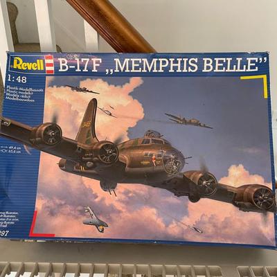 Revell 04297 1:48 B17F "MEMPHIS BELLE" UNOPENED.