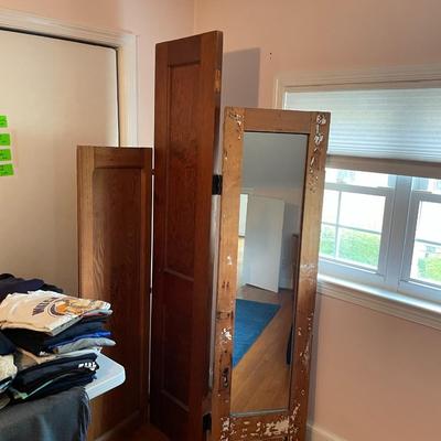 Room divider with Mirror