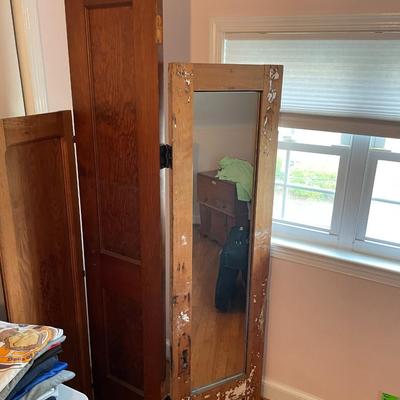 Room divider with Mirror