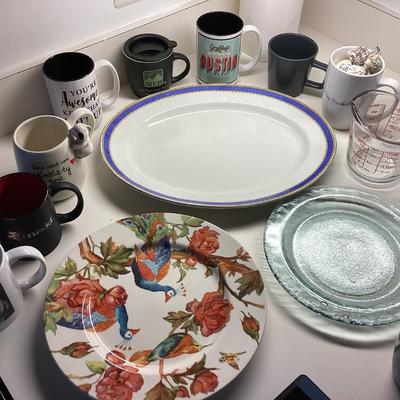 Lot of Kitchen Items
