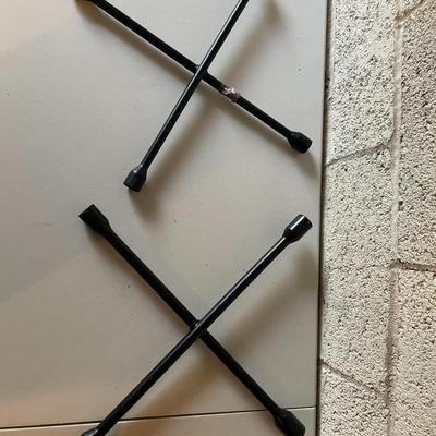 2 pairs of 4 Way Lug wrench