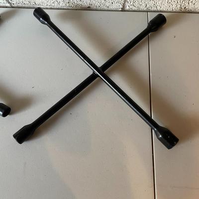 2 pairs of 4 Way Lug wrench
