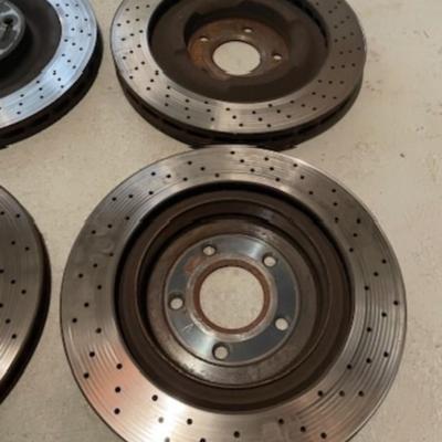 Corvette Service Manual - 1998. C5 Front Brake Duct Screens , 4 Brake Disks