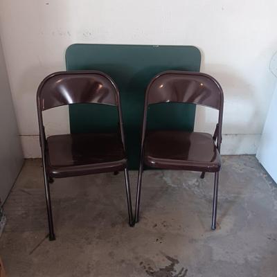 FOLDING CARD TABLE AND 4 FOLDING CHAIRS
