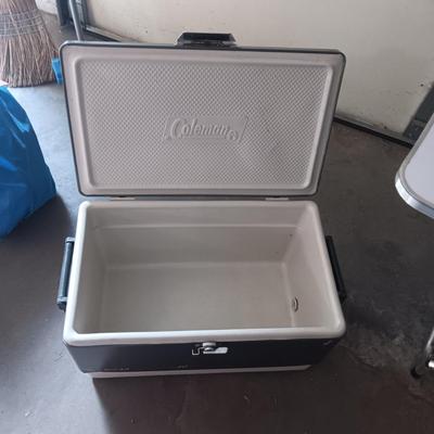 FOLDING CHAIR W/SIDE TABLE AND POCKET ORGANIZER PLUS METAL COOLER