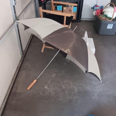 COCA-COLA/AMERICAN IDOL DIRECTORS CHAIR, COOLER AND UMBRELLA