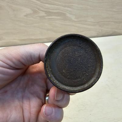 Vintage Oil Cans & Bottles (WS-JS)