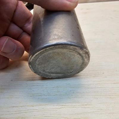 Vintage Oil Cans & Bottles (WS-JS)