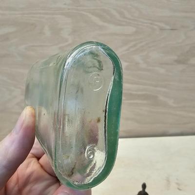 Vintage Oil Cans & Bottles (WS-JS)