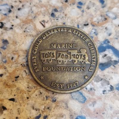 Antique Artillery Collar Disks, WWI Pins, and More (LR-KD)