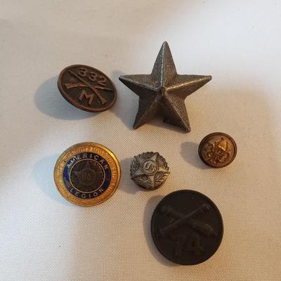 Antique Artillery Collar Disks, WWI Pins, and More (LR-KD)